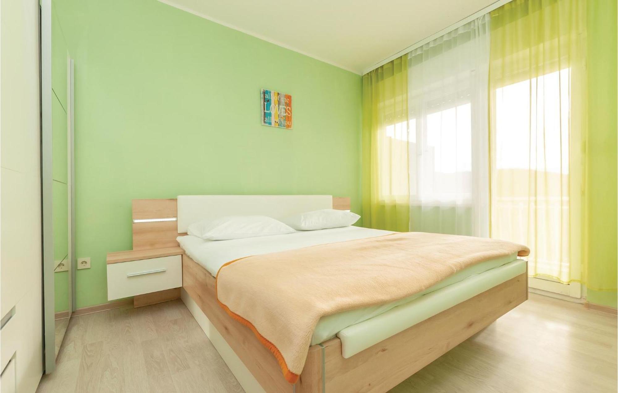 Cozy Home In Dolac With Kitchen Primosten Ngoại thất bức ảnh