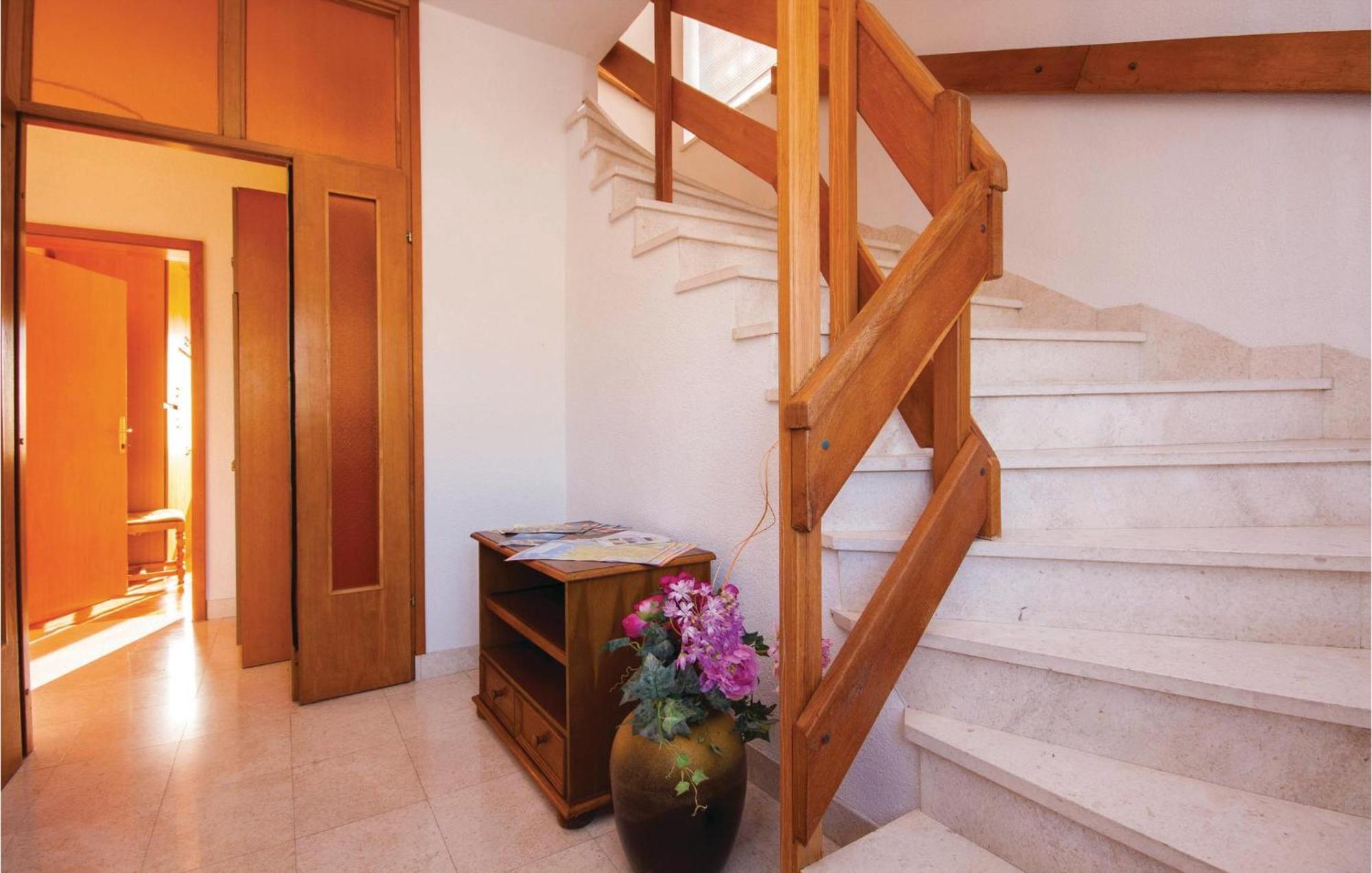 Cozy Home In Dolac With Kitchen Primosten Ngoại thất bức ảnh